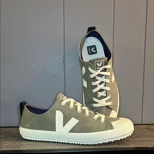 Veja green and cream Sneakers Casual Sporty Design. Vegan. Wata